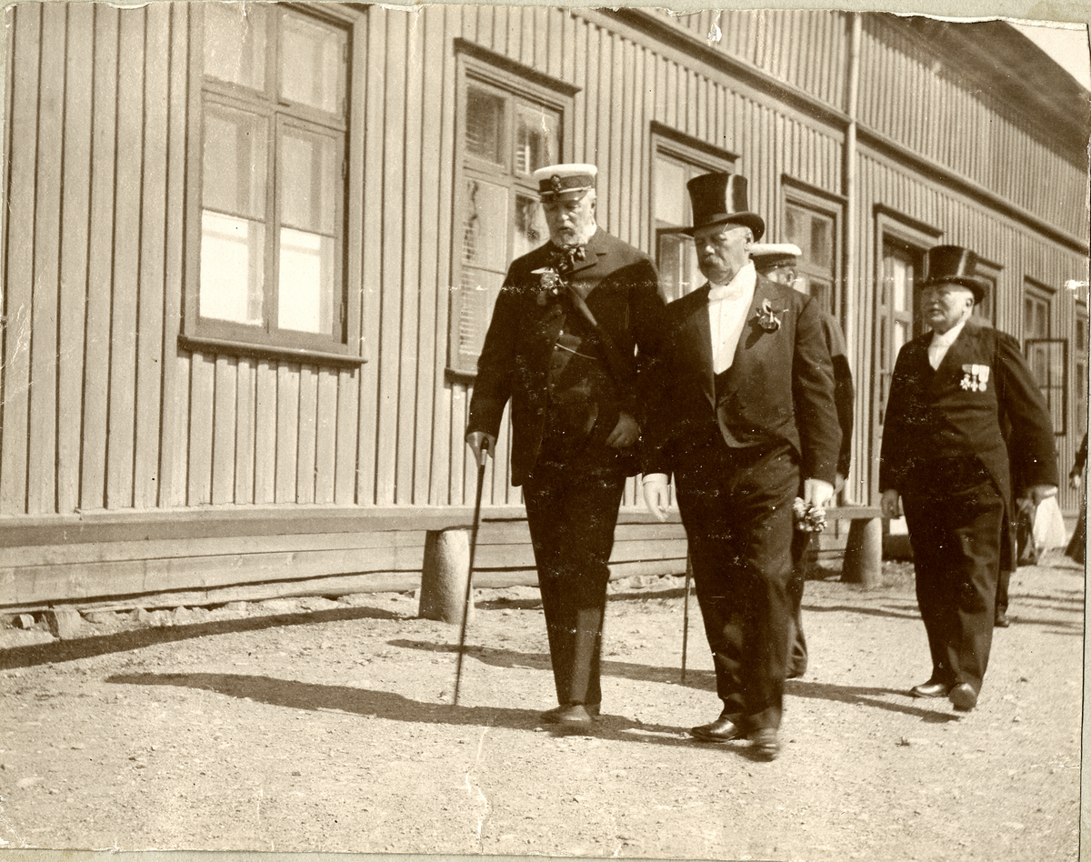 Kong Oscar i Strømstad 1902.
Bilde er fra fotoalbum GM.036887.
