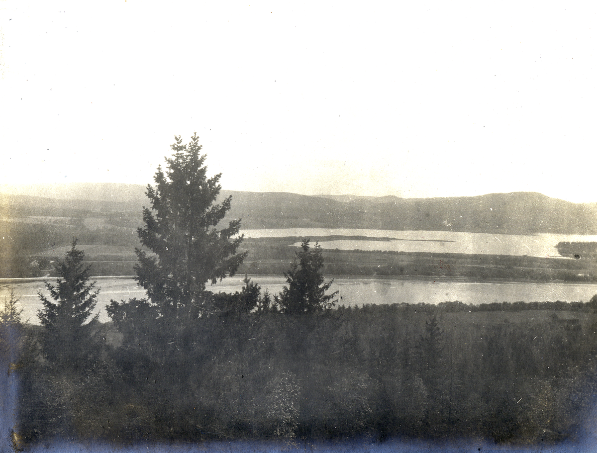 Utsikt fra festningen (Kongsvinger?) 1905.
Bilde er fra fotoalbum GM.036887.