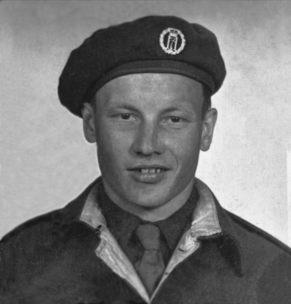 Hilberg Henriksen fra Skånland i uniform.