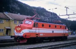 Svensk elektrisk lokomotiv Ra 847 på Støren stasjon