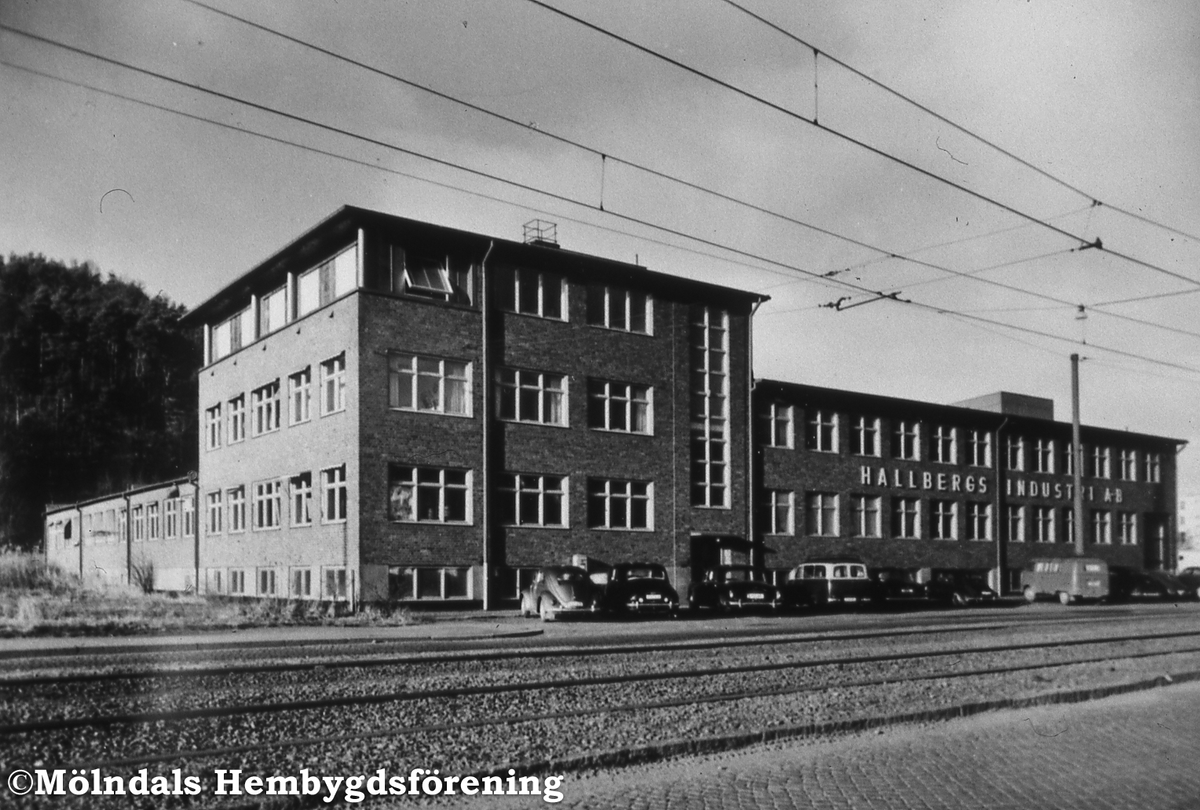 Göteborgsvägen 89 i Bosgården, Mölndal, omkring 1950. Hallbergs industribyggnad. Företaget lades ner 1972, då Anders Westerlind AB övertog byggnaderna.