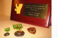Medaljer og plakkett til Løyntnant Knut Breibrenna
