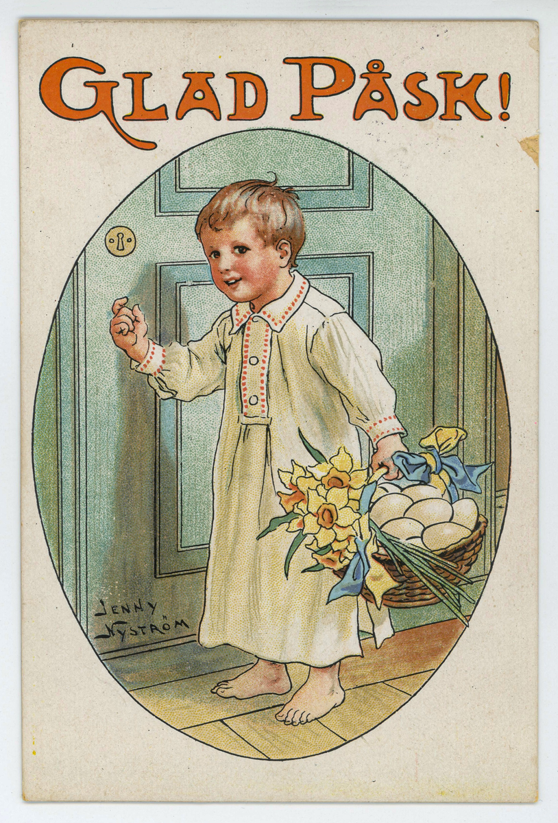 Påskkort med motiv av pojke i nattskjorta som knackar på en innedörr. Pojken bär på en korg med ägg och påskliljor. Längst upp finns texten "GLAD PÅSK!". Nere till vänster finns illustratörens signatur, Jenny Nyström. Jenny Nyström (1854-1946) var en känd, svensk konstnär och illustratör.
På baksidan finns ett grönt 10- öres frimärke med ett lejon. Kortet är poststämplat den 18/4-1924.