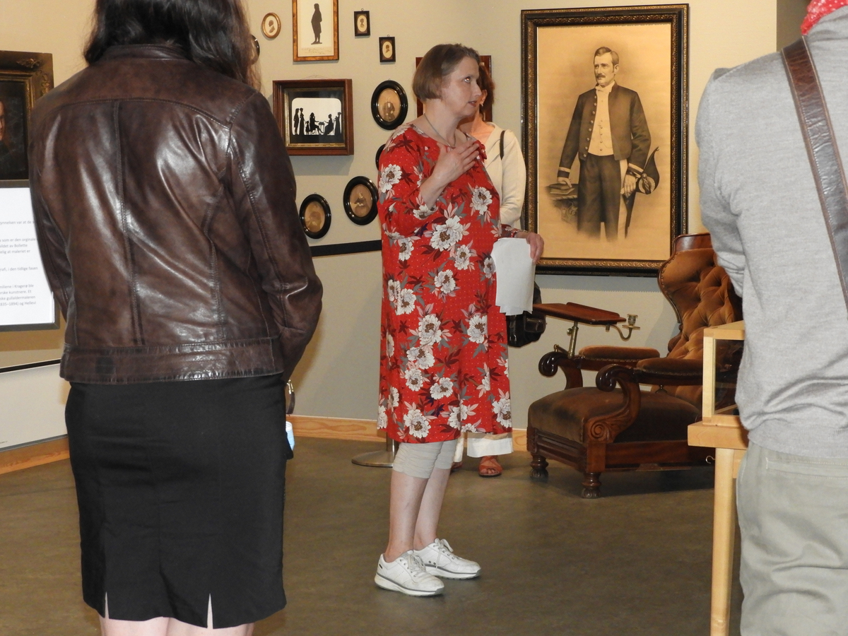 Ingrid Brustad, daglig leder av Berg-Kragerø Museum åpner utstillingen "som i et speil" 17.06.2021