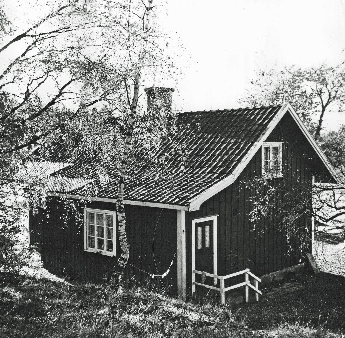 Baksidan av Ängatorp. Bebyggelseinventering på Skövde övningsfält 1963-1964.