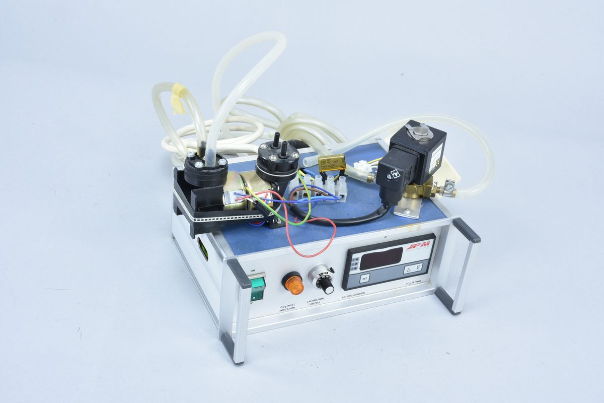 Kontrollenhet JPM CO2-control module, för mätning och dosering av koldioxid från gasflaska.