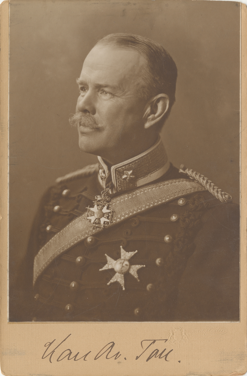 Porträtt av generalmajor Karl Toll.