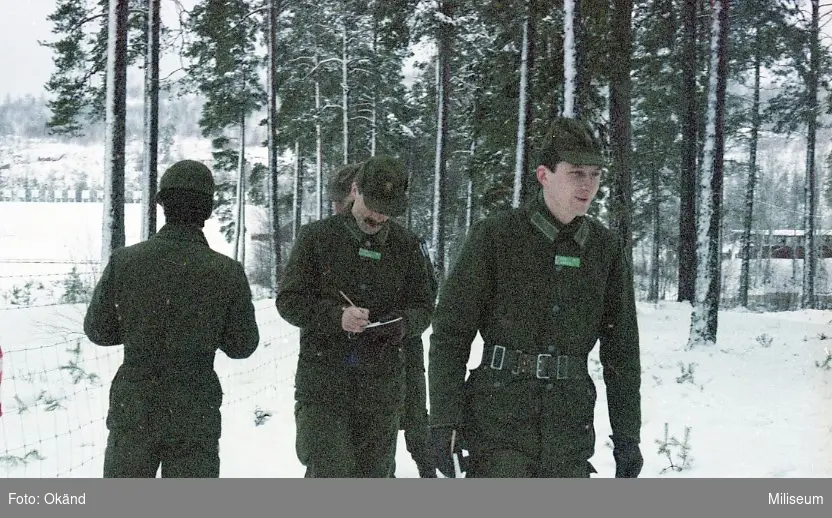 Torbjörn Persson, Ing 2 längst till höger. Resten okända militärer.