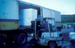Tex-Fisk A/S : Lastebil blir lastet med fiskekasser