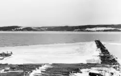 "Moloen ved Flateby april 1952"