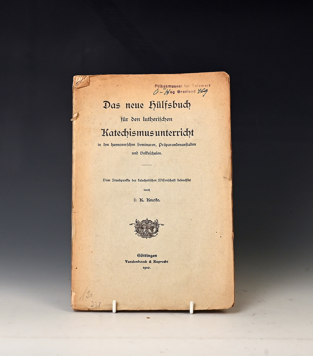 Das neue Hülfsbuch für den letherisschen Katechismus unferricht. Göttingen 1910.