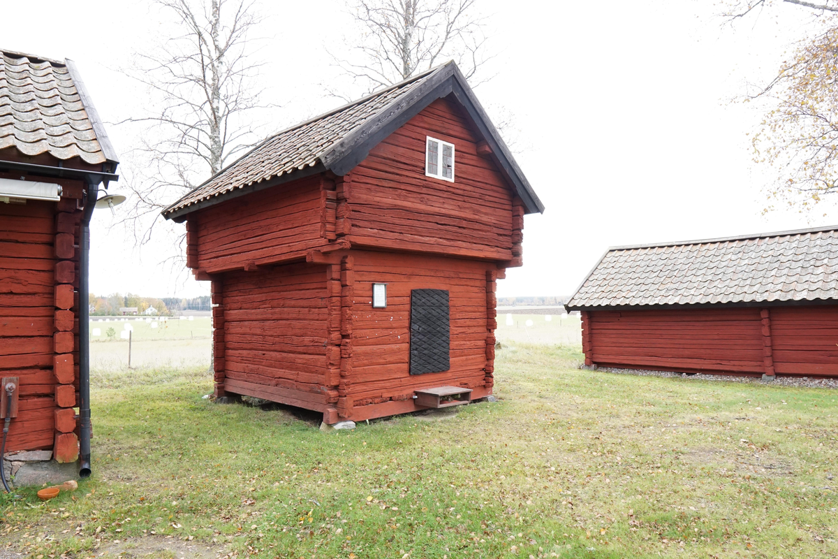 Bod vid Huddunge hembygdsgård, Prästgården 1:1, Huddunge socken, Uppland 2023