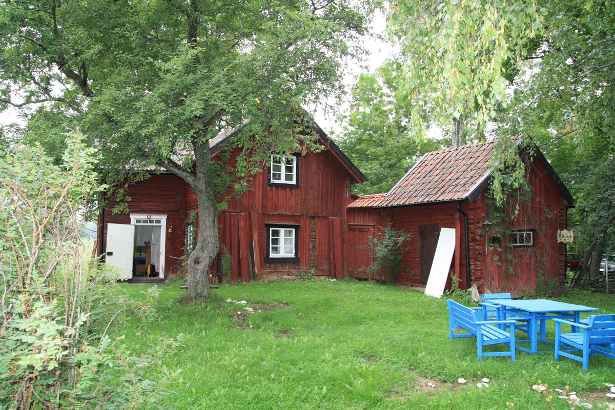 Uthus och bostadshus, f.d soldatstuga, Klinten, Målsta 8:1, Bälinge socken, Uppland 2011