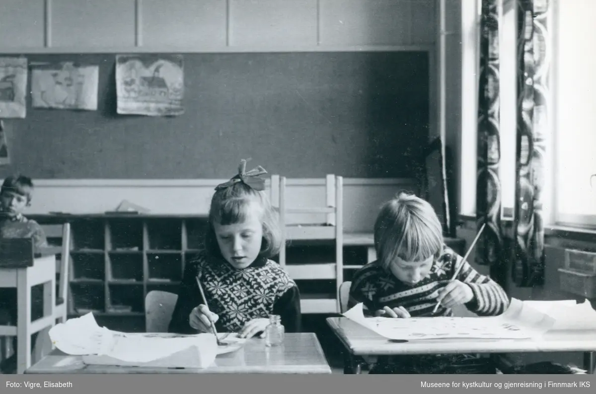 Elever i klasserommet på Solvang internatet på Sarnes. 1960/61.
