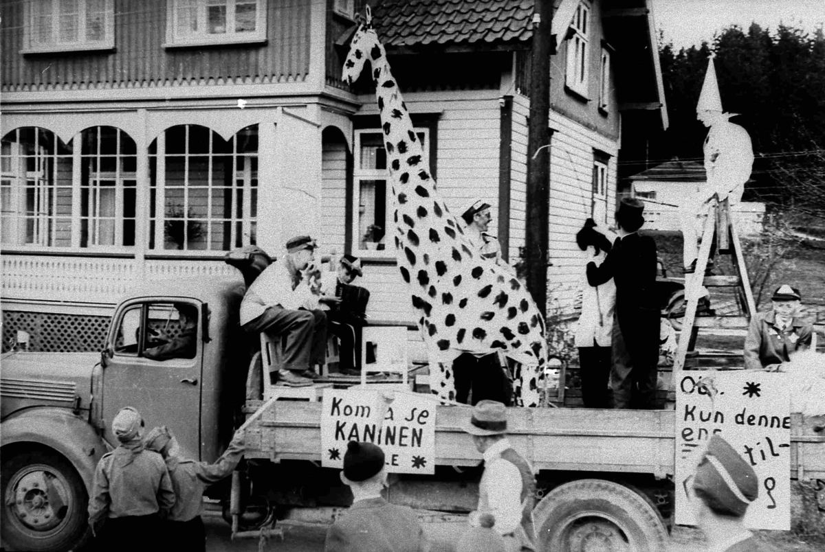 Bilder fra Birkenes kommune
Kortesjen 17. mai 1954