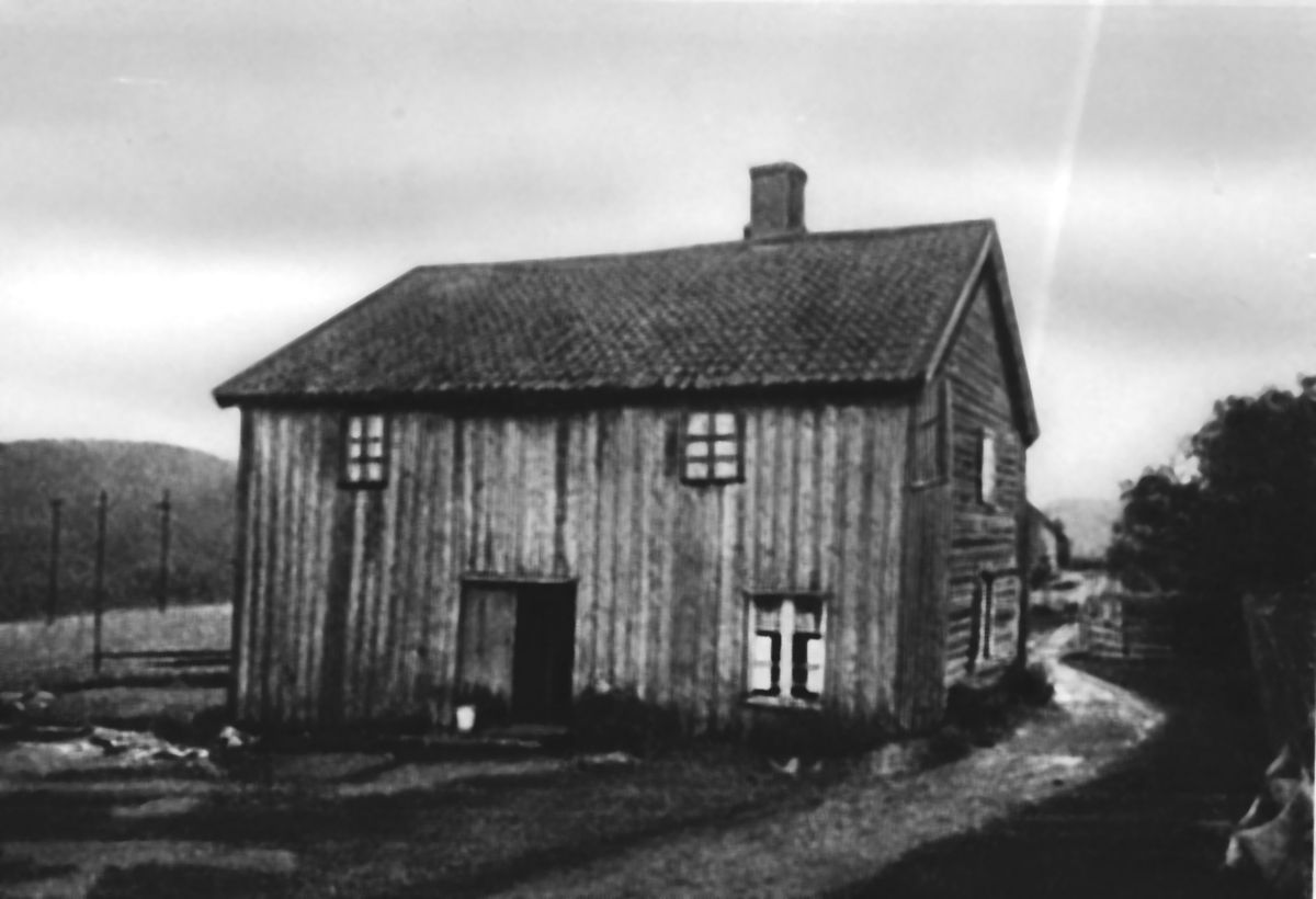 Det gamle våningshuset på Kjenn gård.