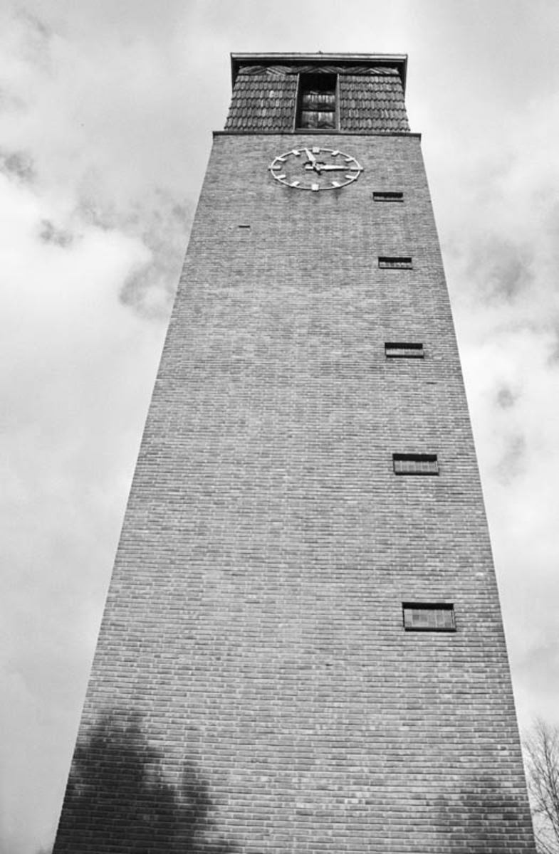 Tårnet på  Lillestrøm kirke.