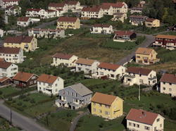 En- og tomannsboliger Ekraveien, Trettebakken. (Flyfoto)