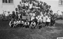 Eidsvåg søndagsskole. Namn ikke oppgitt.