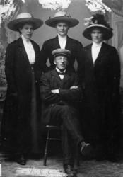 Ole Eriksen Aspelund ble født på Aspelund i 1891 og døde i 1