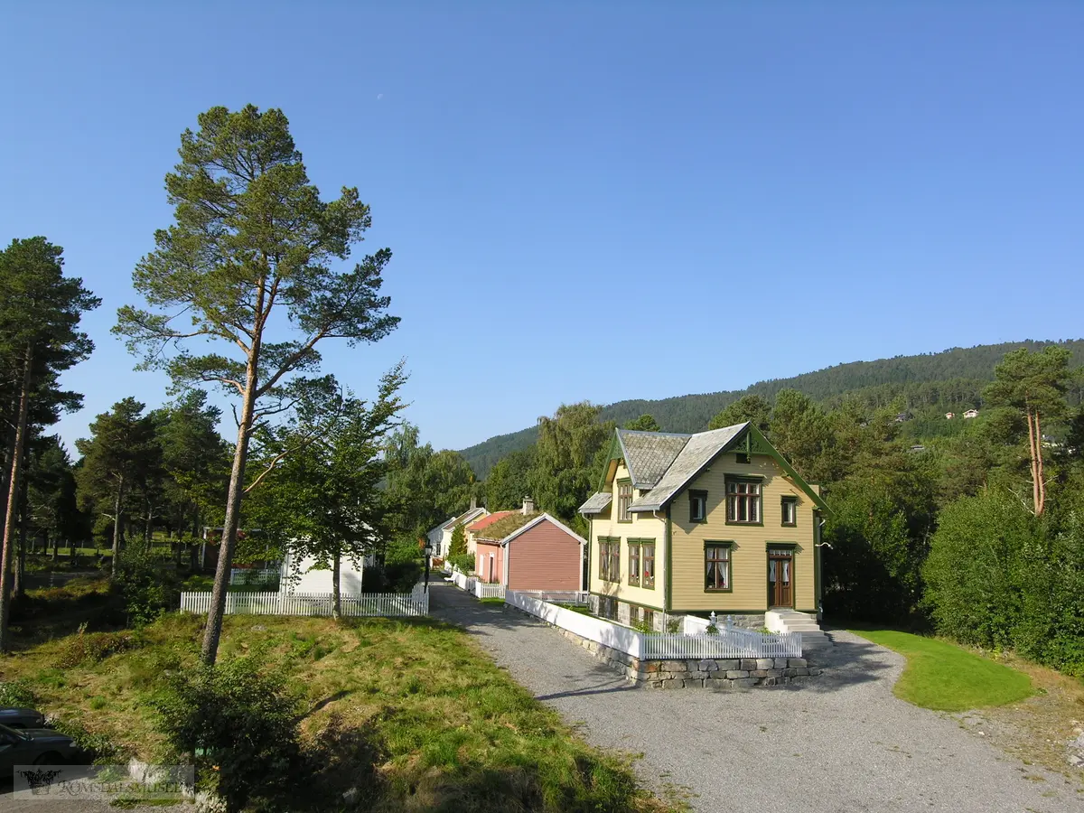 Julsundveien 35 på Romsdalsmuseet. ..Bygata på Romsdalemuseet.