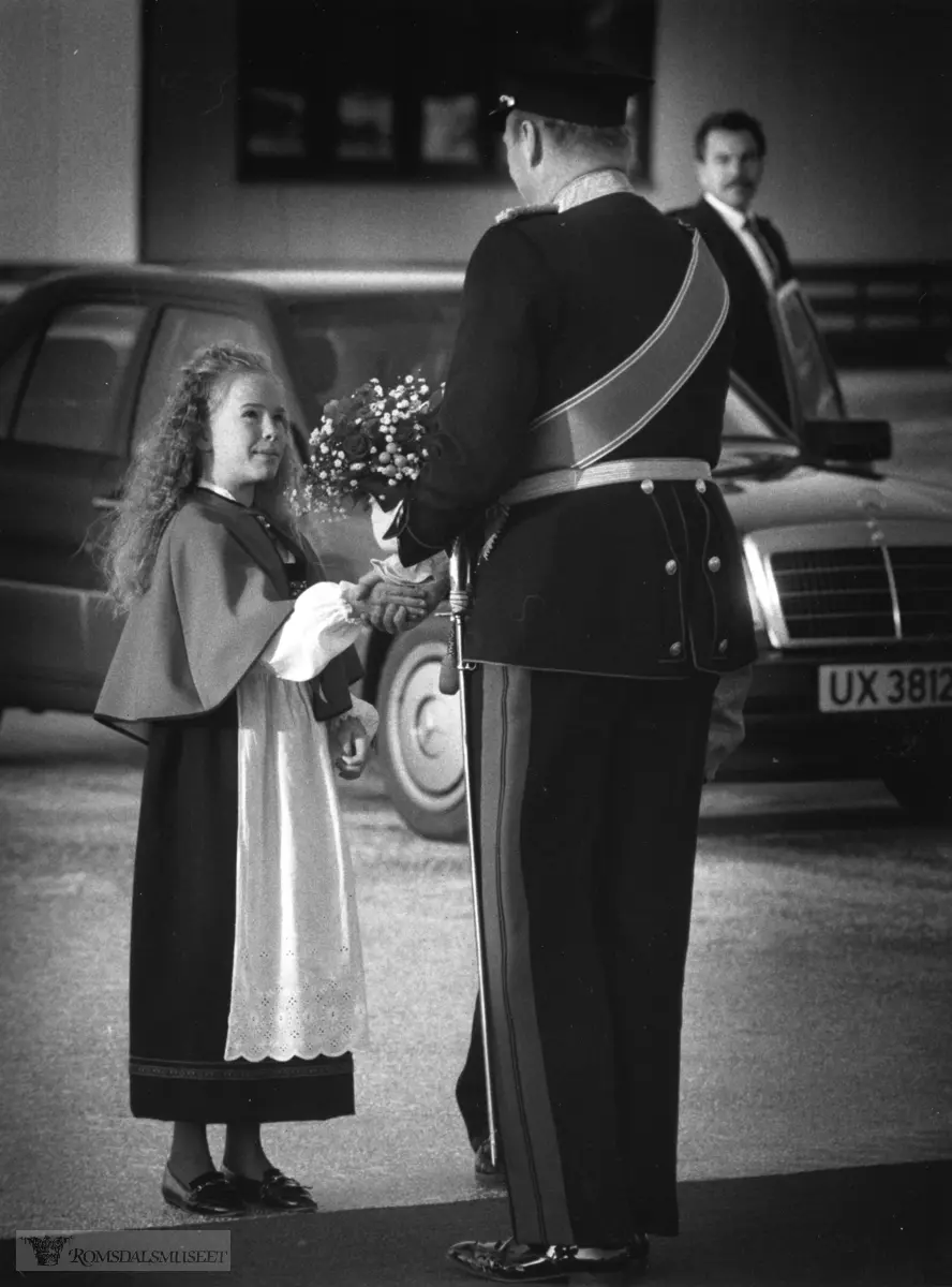 Odd Bondevik vigsles til biskop i Møre 17.11.1992.