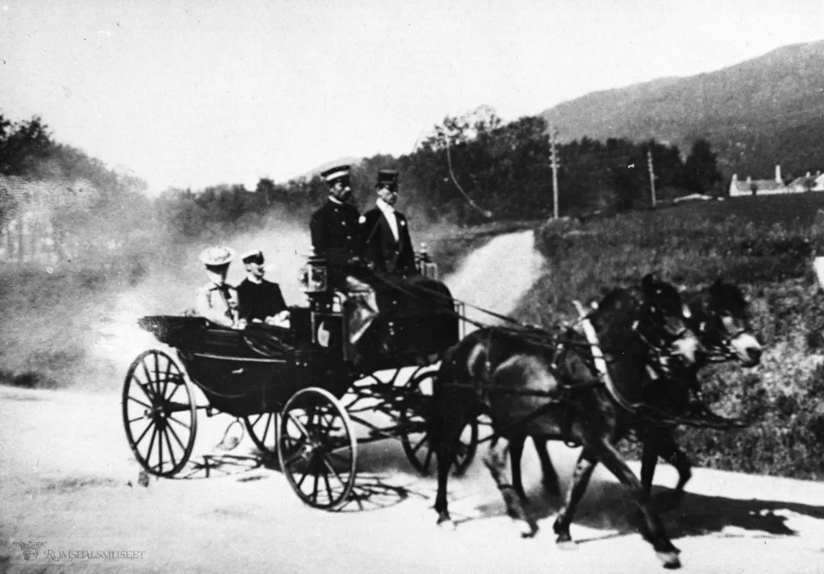 På vei til Batnfjorden i 1906.