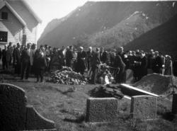 Gravferda til John Helde mai/juni 1959.