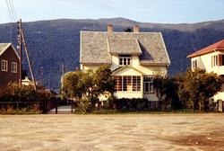 Åndalsnes. Parkvegen. Peder Nes´ våningshus. Reparert etter 