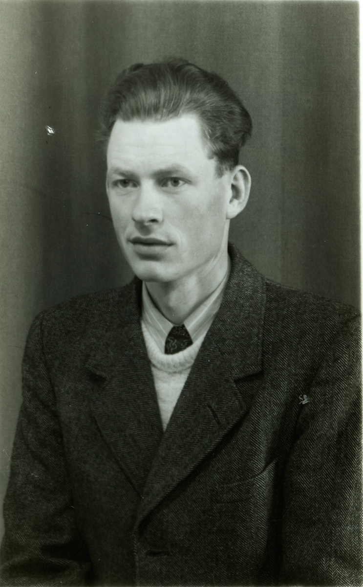 Portrett. Torkel Engebakken - Gol bygdearkiv / DigitaltMuseum
