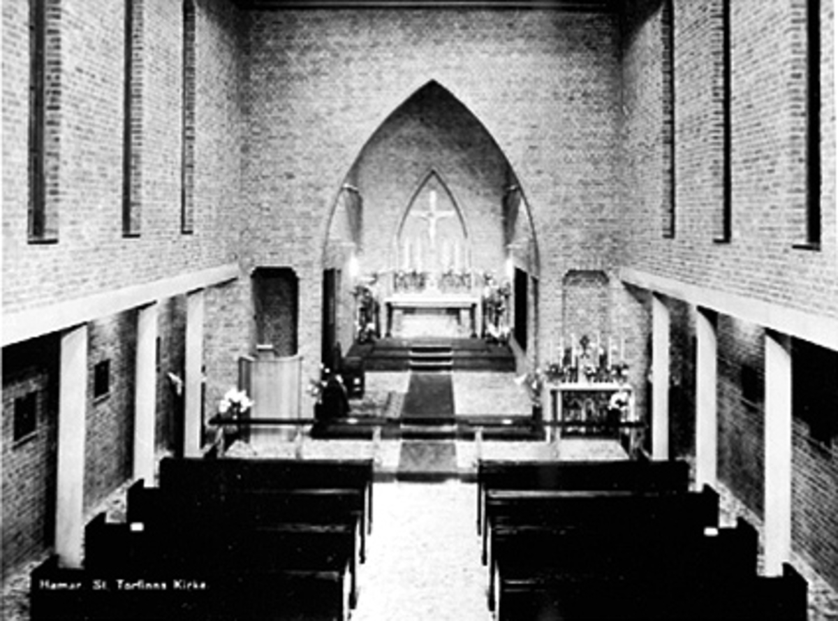 Postkort, Hamar, interiør St. Torfinn kirke, Hamar Katolske kirke, Torggata, Vestre Torg, 