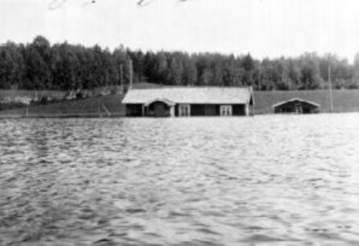 Strandbakken, Moelv ved flommen i Mjøsa. 1927.