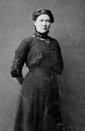 PORTRETT: HELENE PALERUD FØDT: HANSEN 1887, NYHEIM, RIDABU