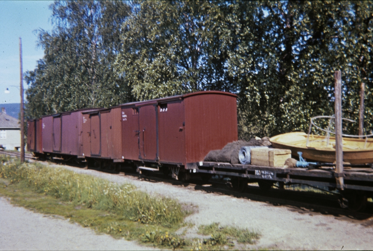 Godsvogner ved lasterampen på Sørumsand.