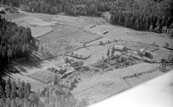 FLYFOTO UKJENT GARD I LØTEN.