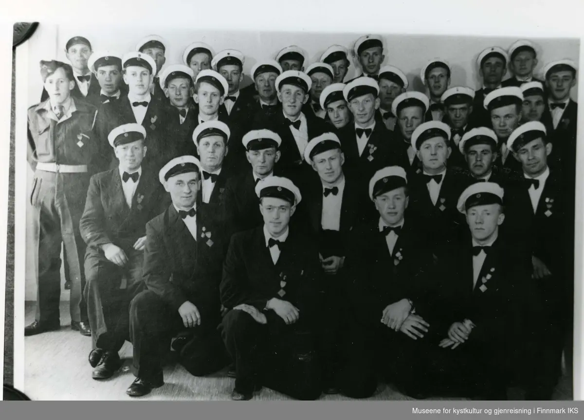 Gamvik mannskor på sangerstevne i Alta. 1951.
