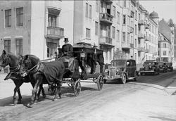 Begravelsesfølge i Magnus den Godes gate
