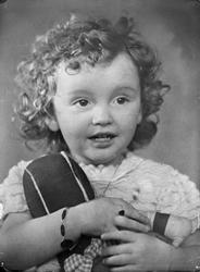 Artisten fru Gentiana som barn ?