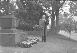 Avsløring av professor Olaf Nordhagens gravsted på Domkirkeg
