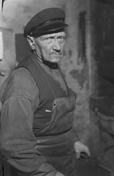 Smed og hovslager Ingvald Arntsen