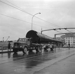 Ørens Mekaniske Verksted. Jernkonstruksjon fraktes til koksv