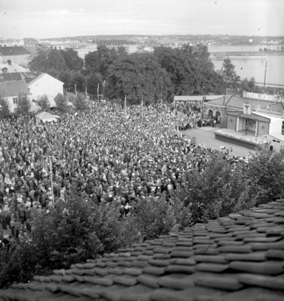 Stortorget, Hamardagen, 1954. Alf Prøysen på scenen(?)