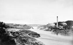 Bru over Glomma ved Sarpsfossen