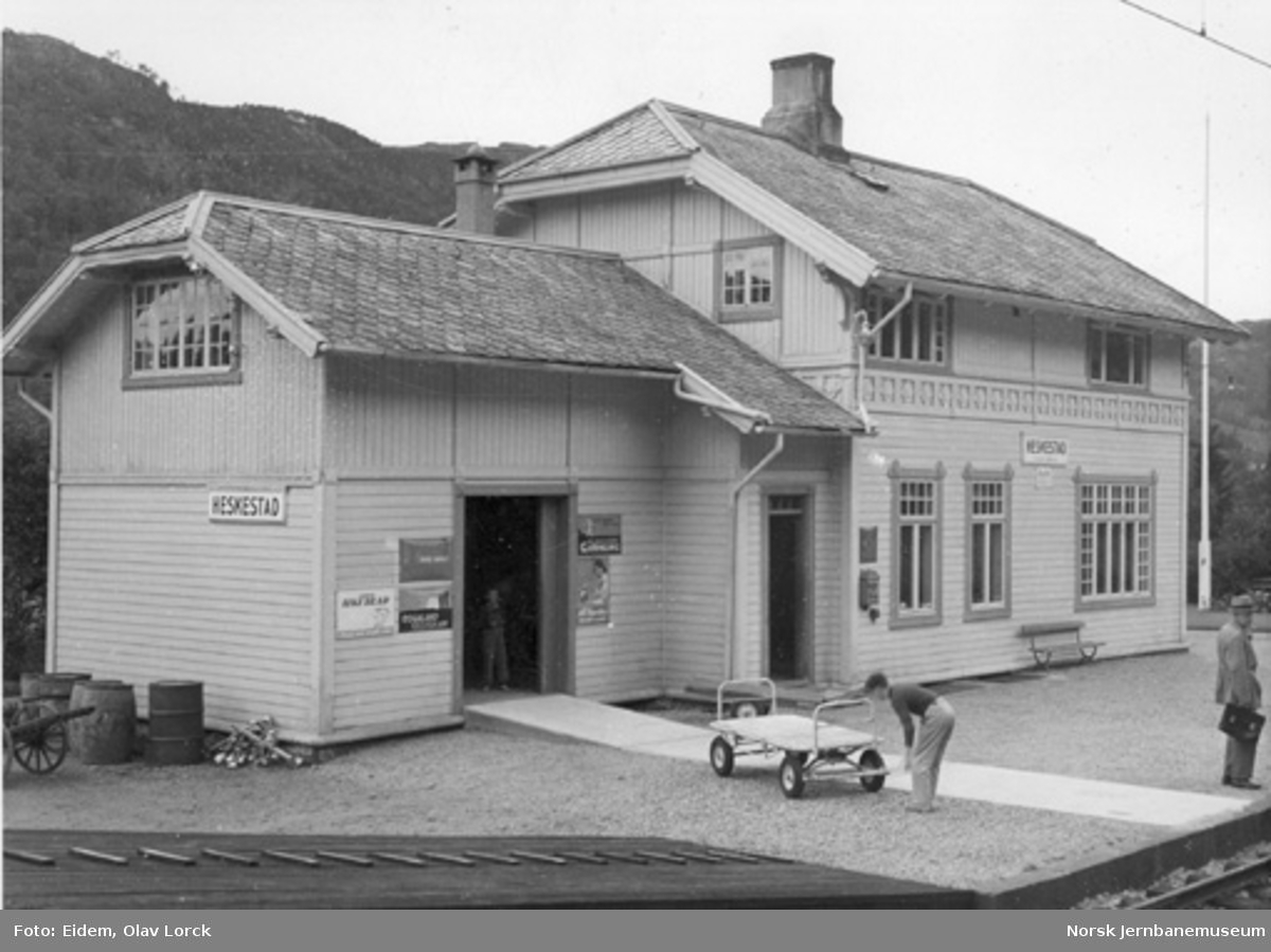 Heskestad stasjonsbygning
