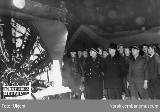 Snøblokade på Sørlandsbanen februar 1951 : roterende snøplog