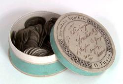 Mynt, spillepenger, 126 stk. i eske
