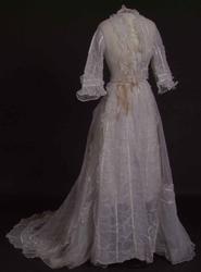 Kjole, kjoleliv, skjørt og slep