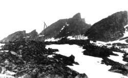 Antakelig fjellet Storstolpan sett fra bygda Rekvik på Kvalø