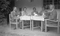 Besøk hos familien Berthelsen i Skodsborg i Danmark. Fra ven