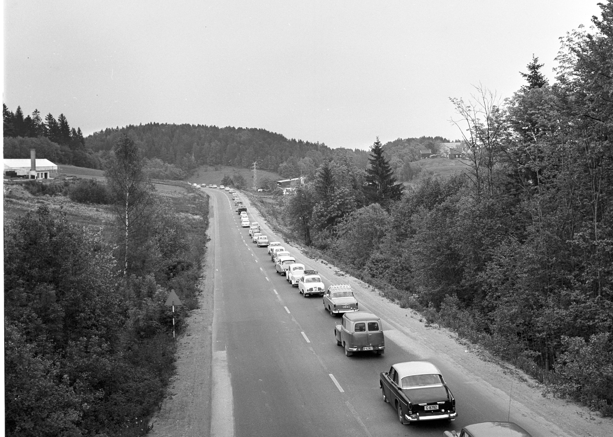 Serie. Pinsetrafikk i og rundt Drammen. Fotografert juni 1963.



